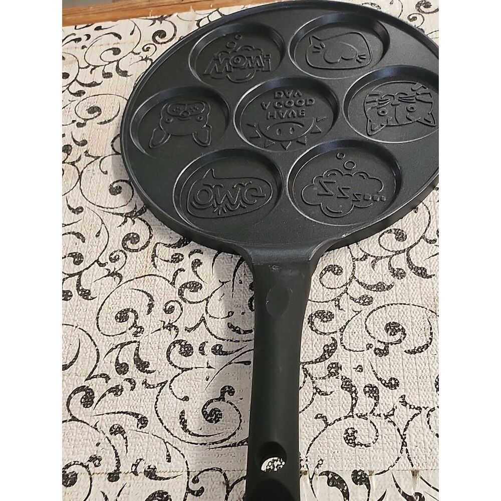 Crofton Silver Dollar Pancake Mold Pan
